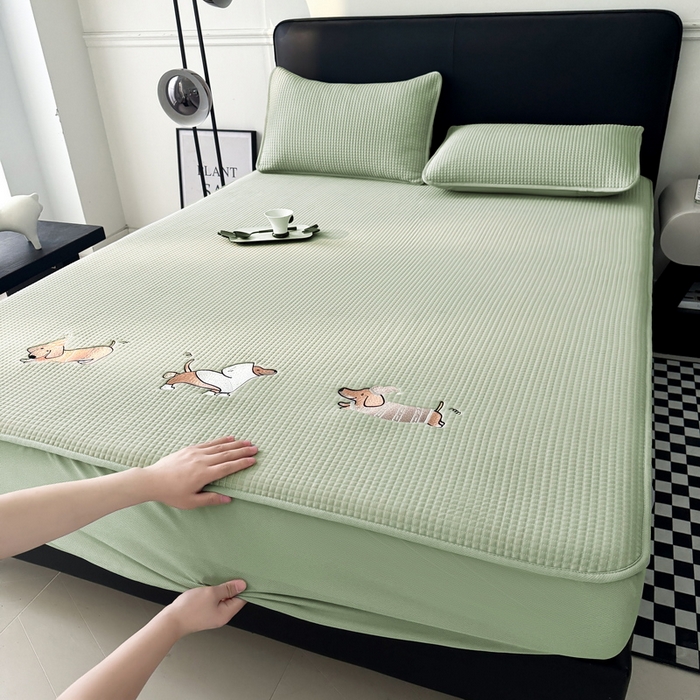 91家纺网 家纺一手货源 找家纺 （总）爱思凯家纺 2025新款【陪伴系列】PE真豆豆 床笠款凉席  场景二