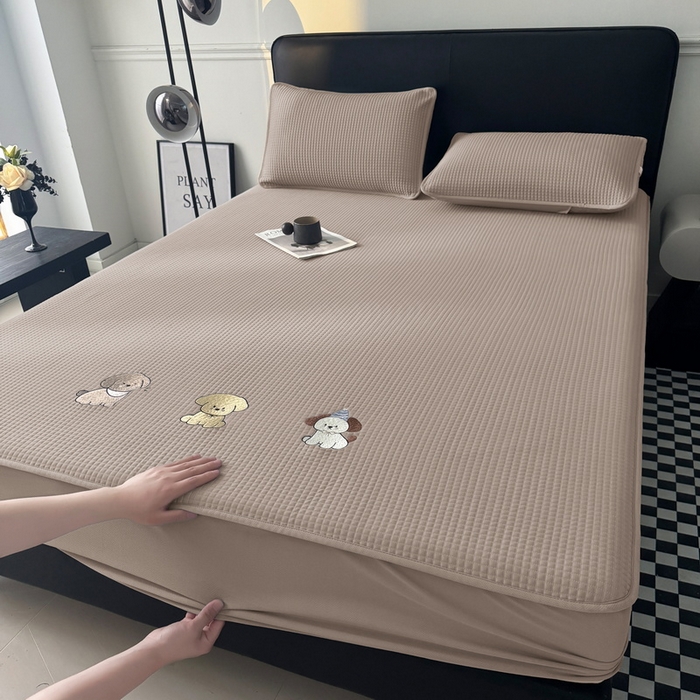 91家纺网 家纺一手货源 找家纺 （总）爱思凯家纺 2025新款【陪伴系列】PE真豆豆 床笠款凉席  场景二