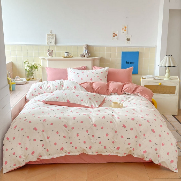 91家纺网 家纺一手货源 找家纺 可可家纺 2025新款亲肤有氧提花小竺棉四件套 草莓物语