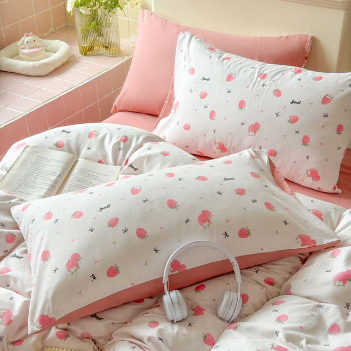 91家纺网 家纺一手货源 找家纺 可可家纺 2025新款亲肤有氧提花小竺棉四件套 草莓物语