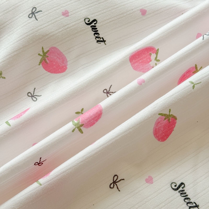 91家纺网 家纺一手货源 找家纺 可可家纺 2025新款亲肤有氧提花小竺棉四件套 草莓物语