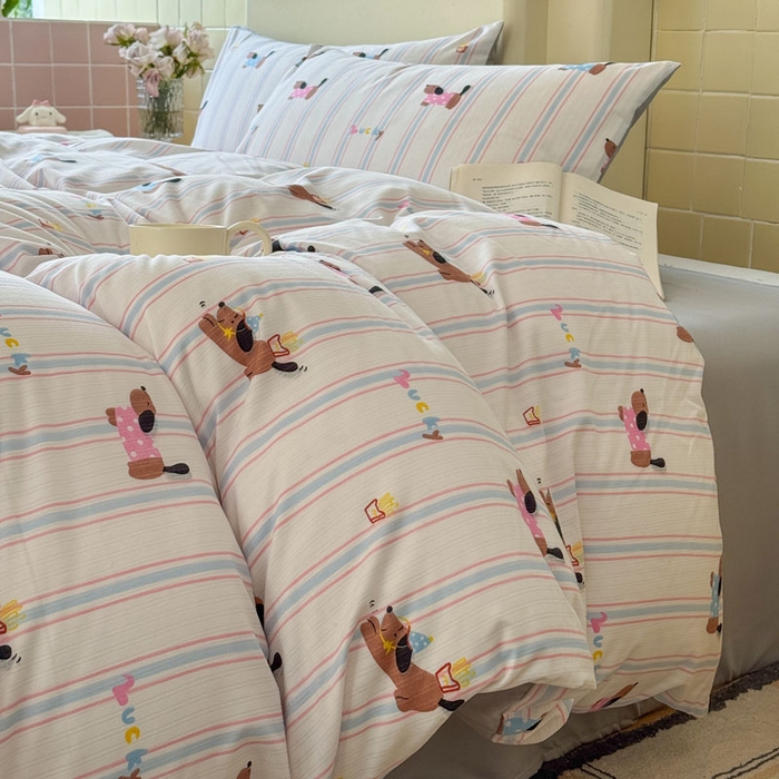 91家纺网 家纺一手货源 找家纺 可可家纺 2025新款亲肤有氧提花小竺棉四件套 条纹腊肠狗