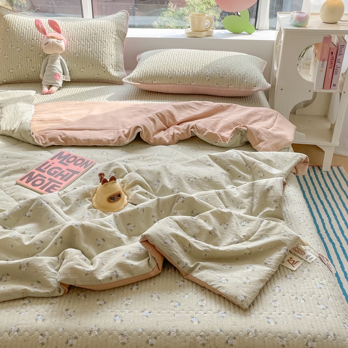 91家纺网 家纺一手货源 找家纺 云玲时尚 2025新款云感双层纱床盖夏被四件套 茶野