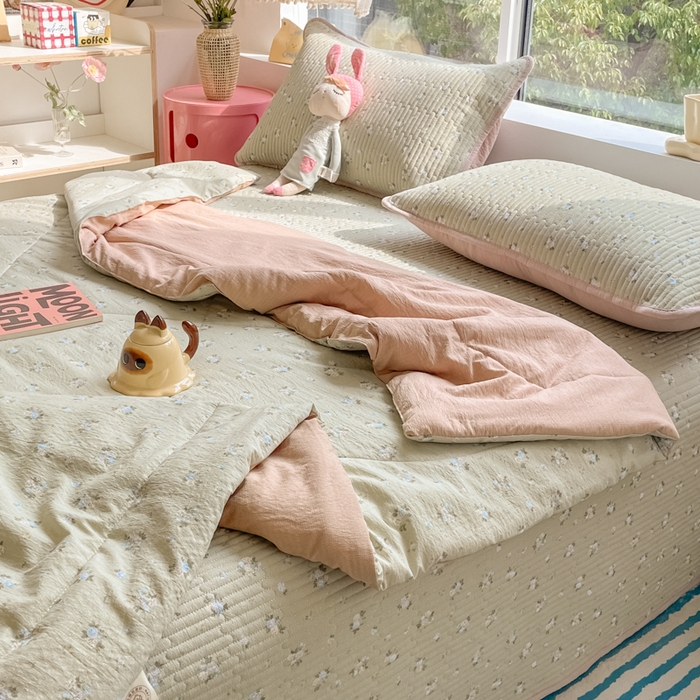 91家纺网 家纺一手货源 找家纺 云玲时尚 2025新款云感双层纱床盖夏被四件套 茶野