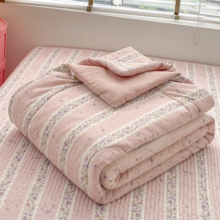 91家纺网 家纺一手货源 找家纺 云玲时尚 2025新款云感双层纱床盖夏被四件套 赫本