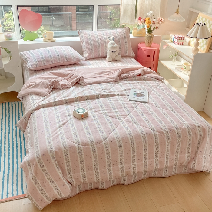 91家纺网 家纺一手货源 找家纺 云玲时尚 2025新款云感双层纱床盖夏被四件套 赫本