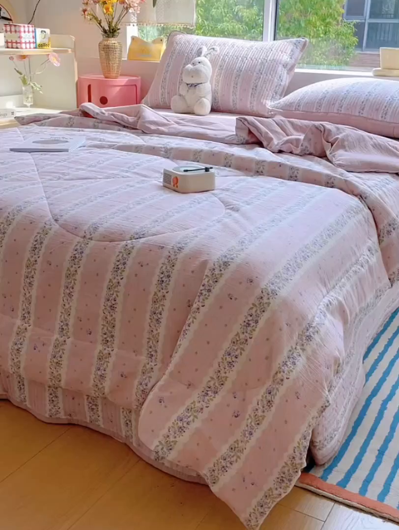 91家纺网 家纺一手货源 找家纺 云玲时尚 2025新款云感双层纱床盖夏被四件套 赫本