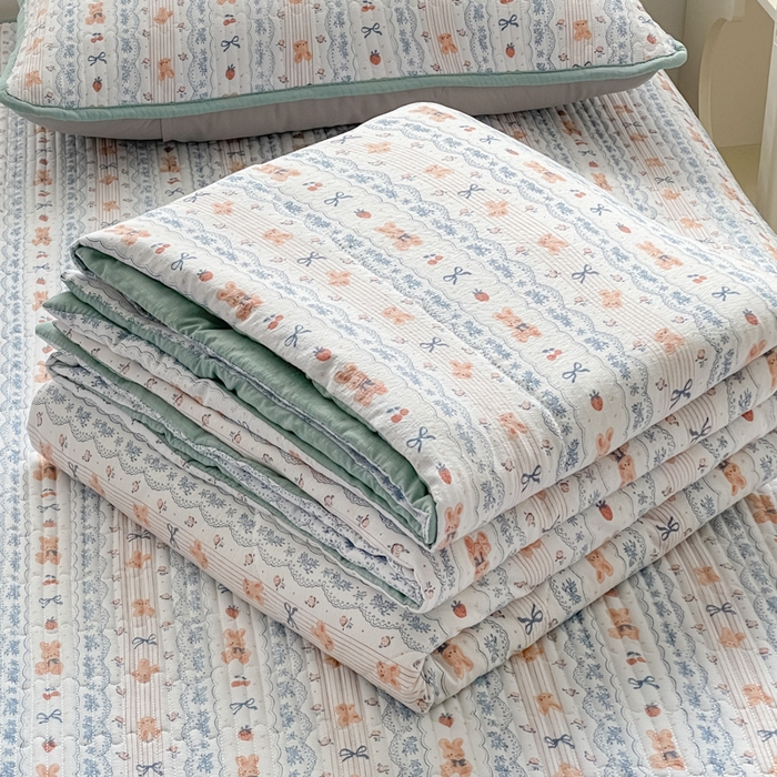 91家纺网 家纺一手货源 找家纺 云玲时尚 2025新款云感双层纱床盖夏被四件套 蝴蝶结熊