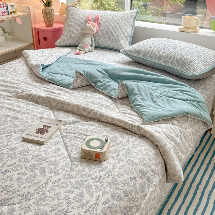 91家纺网 家纺一手货源 找家纺 云玲时尚 2025新款云感双层纱床盖夏被四件套 莫尼绿