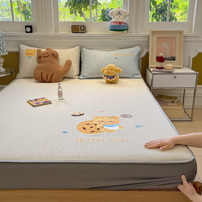 91家纺网 家纺一手货源 找家纺 （总）如一 2025春夏新款A类卡通刺绣PE中分子冰豆豆凉感软席凉席席子