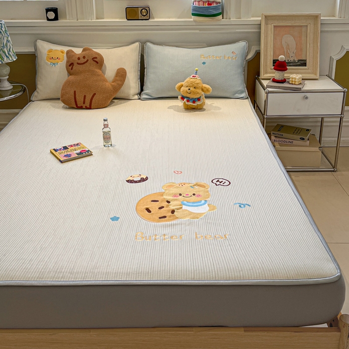 91家纺网 家纺一手货源 找家纺 （总）如一 2025春夏新款A类卡通刺绣PE中分子冰豆豆凉感软席凉席席子