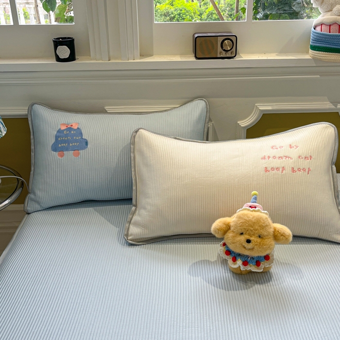 91家纺网 家纺一手货源 找家纺 如一 2025春夏新款A类卡通刺绣PE中分子冰豆豆凉感软席凉席席子 床笠款-梦幻汽车