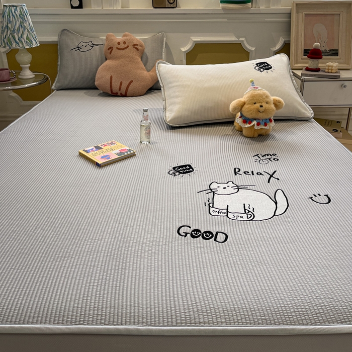 91家纺网 家纺一手货源 找家纺 如一 2025春夏新款A类卡通刺绣PE中分子冰豆豆凉感软席凉席席子 床笠款-线条喵喵