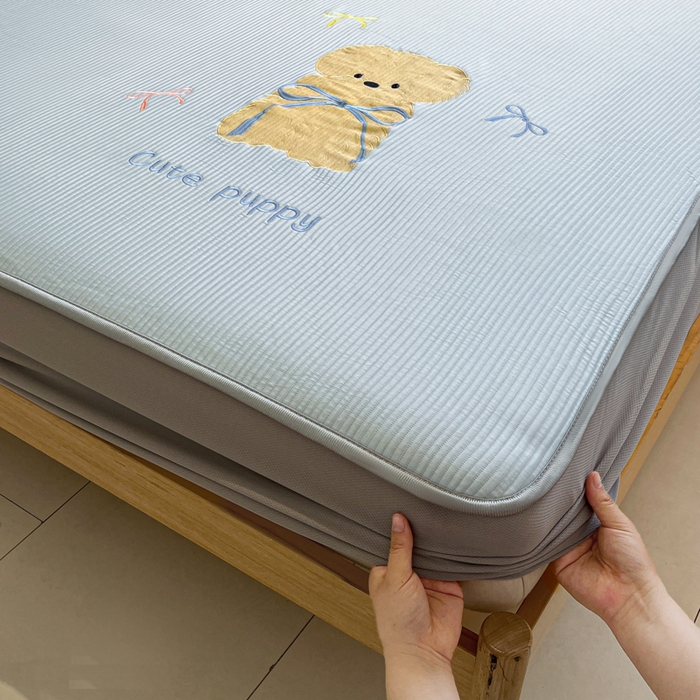 91家纺网 家纺一手货源 找家纺 如一 2025春夏新款A类卡通刺绣PE中分子冰豆豆凉感软席凉席席子 床笠款-西高地狗