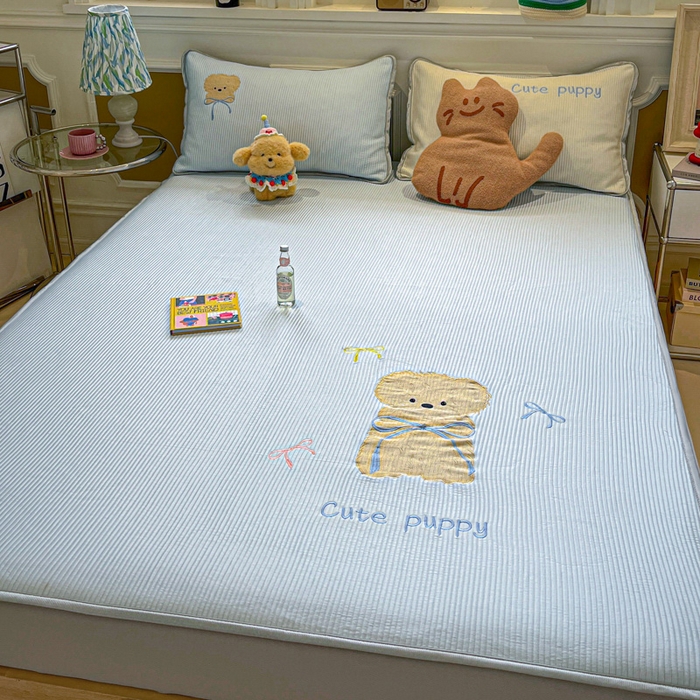 91家纺网 家纺一手货源 找家纺 如一 2025春夏新款A类卡通刺绣PE中分子冰豆豆凉感软席凉席席子 床笠款-西高地狗