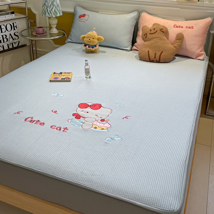 91家纺网 家纺一手货源 找家纺 如一 2025春夏新款A类卡通刺绣PE中分子冰豆豆凉感软席凉席席子 床笠款-可爱猫蓝
