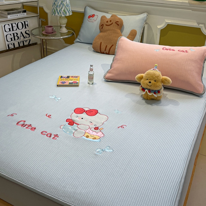 91家纺网 家纺一手货源 找家纺 如一 2025春夏新款A类卡通刺绣PE中分子冰豆豆凉感软席凉席席子 床笠款-可爱猫蓝