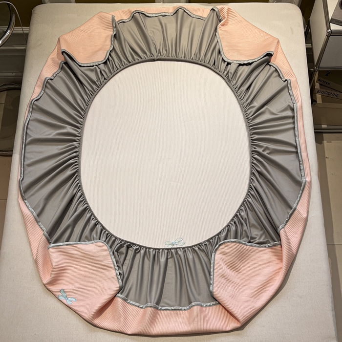 91家纺网 家纺一手货源 找家纺 如一 2025春夏新款A类卡通刺绣PE中分子冰豆豆凉感软席凉席席子 床笠款-可爱猫粉