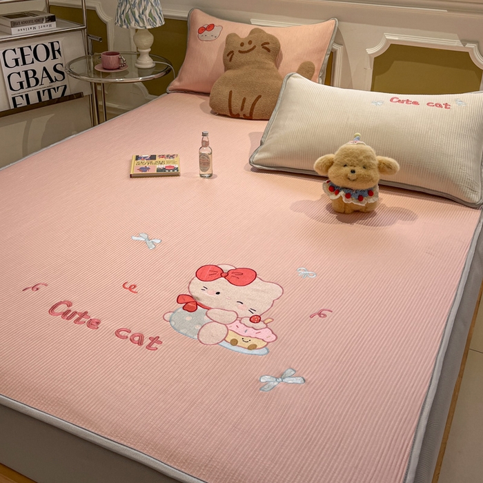 91家纺网 家纺一手货源 找家纺 如一 2025春夏新款A类卡通刺绣PE中分子冰豆豆凉感软席凉席席子 床笠款-可爱猫粉