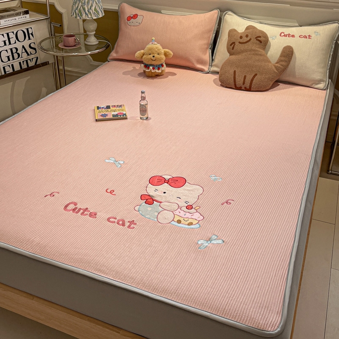 91家纺网 家纺一手货源 找家纺 （总）如一 2025春夏新款A类卡通刺绣PE中分子冰豆豆凉感软席凉席席子