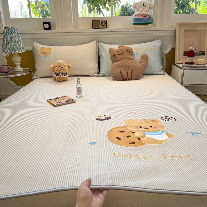 91家纺网 家纺一手货源 找家纺 （总）如一 2025春夏新款A类卡通刺绣PE中分子冰豆豆凉感软席凉席席子