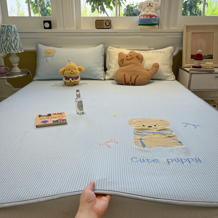 91家纺网 家纺一手货源 找家纺 （总）如一 2025春夏新款A类卡通刺绣PE中分子冰豆豆凉感软席凉席席子