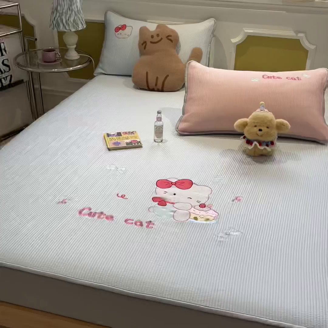 91家纺网 家纺一手货源 找家纺 如一 2025春夏新款A类卡通刺绣PE中分子冰豆豆凉感软席凉席席子 床笠款-可爱猫蓝