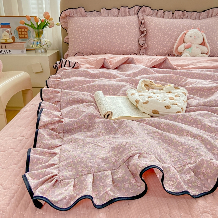 91家纺网 家纺一手货源 找家纺 大麦家纺 2025年新款云感棉双层纱花边床盖夏被夏凉被空调被四件套 繁花