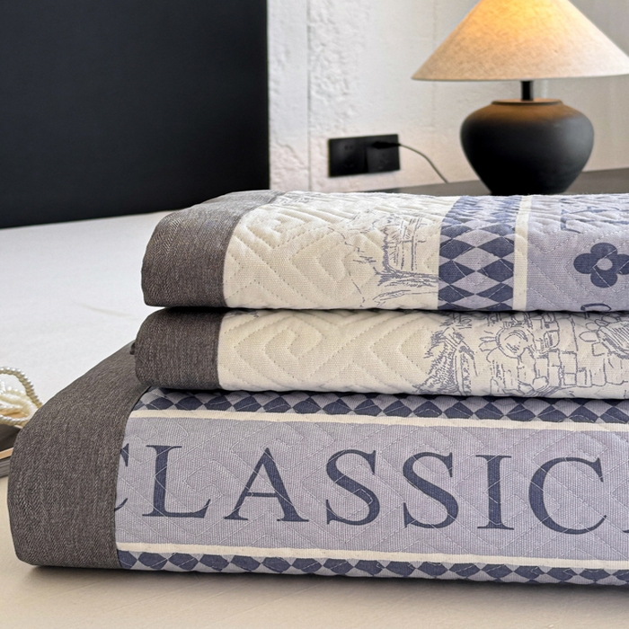 91家纺网 家纺一手货源 找家纺 简宜家居（朝初家纺） 2025春夏新款全棉纯棉老粗布床单绗缝凉席席子 床褥 薄垫子 一席多用 民俗 蓝