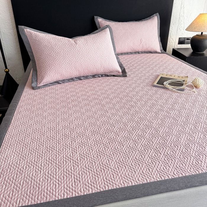 91家纺网 家纺一手货源 找家纺 简宜家居（朝初家纺） 2025春夏新款全棉纯棉老粗布床单绗缝凉席席子 床褥 薄垫子 一席多用 条纹-粉桃