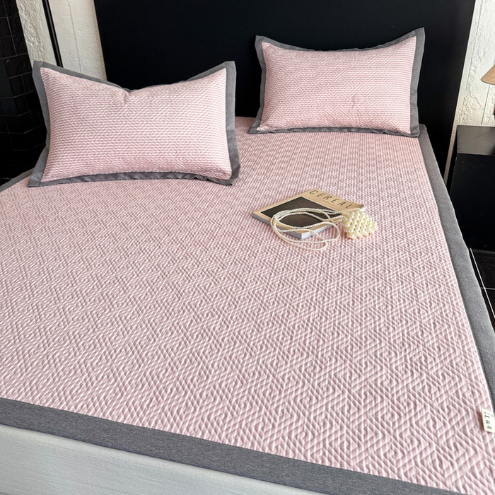 91家纺网 家纺一手货源 找家纺 简宜家居（朝初家纺） 2025春夏新款全棉纯棉老粗布床单绗缝凉席席子 床褥 薄垫子 一席多用 条纹-粉桃