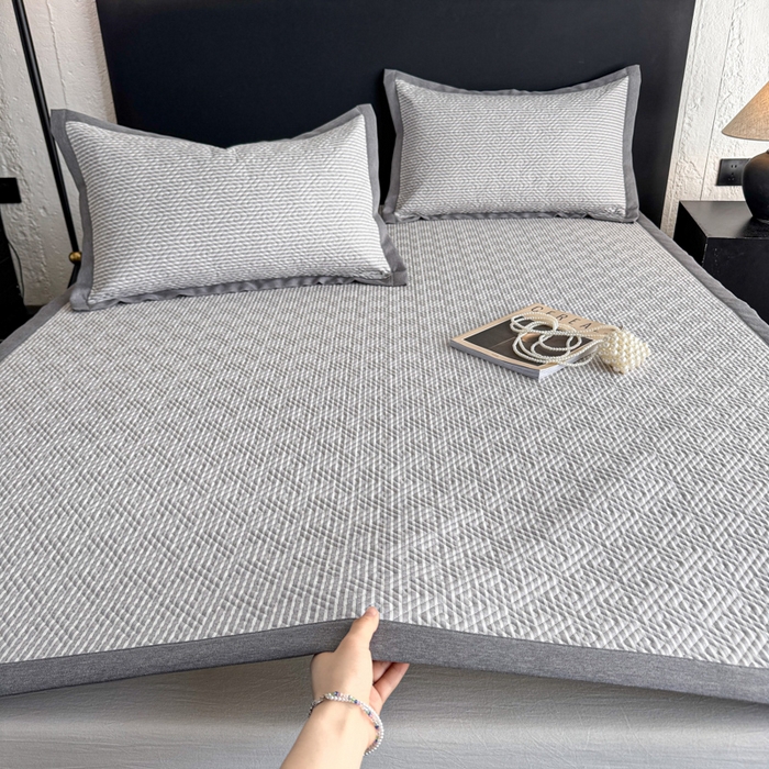 91家纺网 家纺一手货源 找家纺 简宜家居（朝初家纺） 2025春夏新款全棉纯棉老粗布床单绗缝凉席席子 床褥 薄垫子 一席多用 条纹-灰