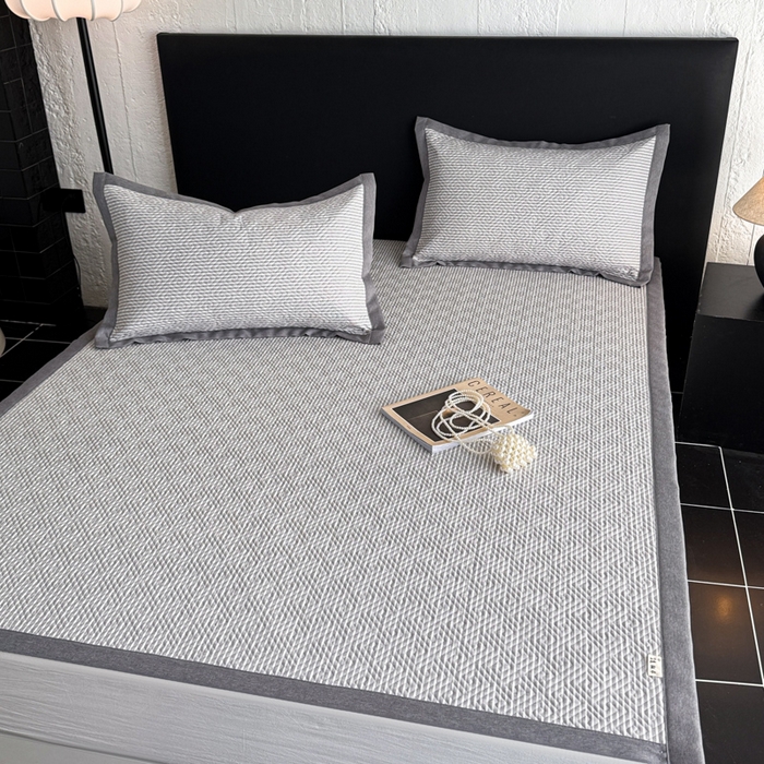 91家纺网 家纺一手货源 找家纺 简宜家居（朝初家纺） 2025春夏新款全棉纯棉老粗布床单绗缝凉席席子 床褥 薄垫子 一席多用 条纹-灰