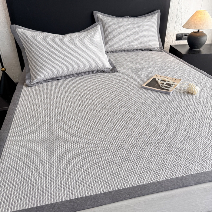 91家纺网 家纺一手货源 找家纺 简宜家居（朝初家纺） 2025春夏新款全棉纯棉老粗布床单绗缝凉席席子 床褥 薄垫子 一席多用 条纹-灰
