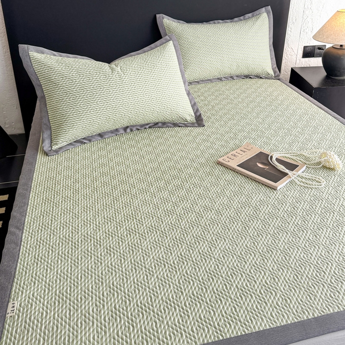 91家纺网 家纺一手货源 找家纺 简宜家居（朝初家纺） 2025春夏新款全棉纯棉老粗布床单绗缝凉席席子 床褥 薄垫子 一席多用 条纹-绿野