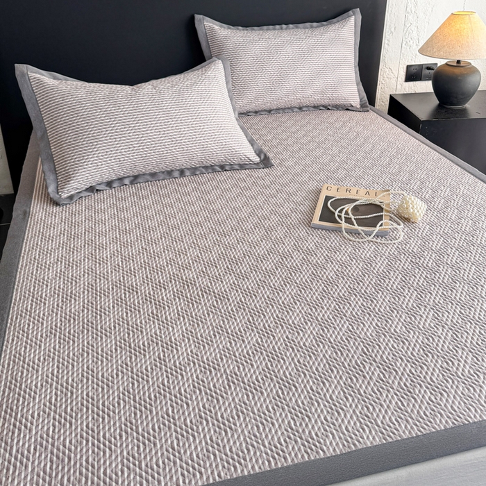 91家纺网 家纺一手货源 找家纺 简宜家居（朝初家纺） 2025春夏新款全棉纯棉老粗布床单绗缝凉席席子 床褥 薄垫子 一席多用 条纹-微醺紫