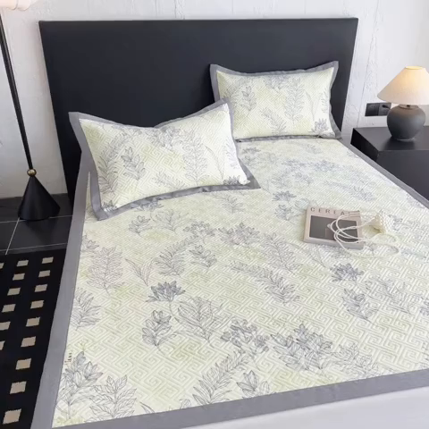 91家纺网 家纺一手货源 找家纺 简宜家居（朝初家纺） 2025春夏新款全棉纯棉老粗布床单绗缝凉席席子 床褥 薄垫子 一席多用 风铃草