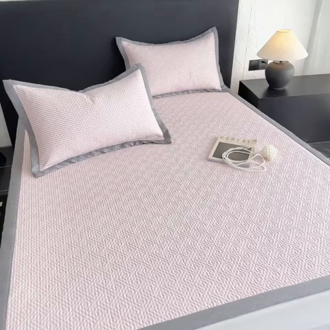 91家纺网 家纺一手货源 找家纺 简宜家居（朝初家纺） 2025春夏新款全棉纯棉老粗布床单绗缝凉席席子 床褥 薄垫子 一席多用 条纹-粉桃