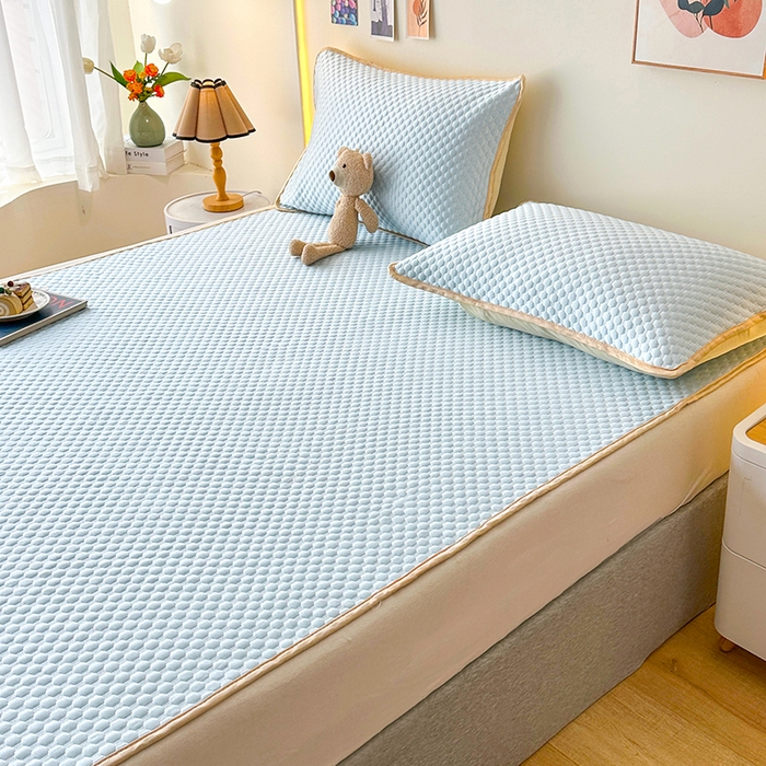 91家纺网 家纺一手货源 找家纺 爱洛家纺 2025春夏新款A类冰丝豆豆凉席席子-床垫款 豆豆·浅天蓝