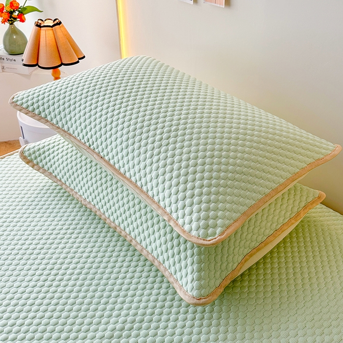 91家纺网 家纺一手货源 找家纺 （总）爱洛家纺 2025春夏新款A类冰丝豆豆凉席席子-床垫款