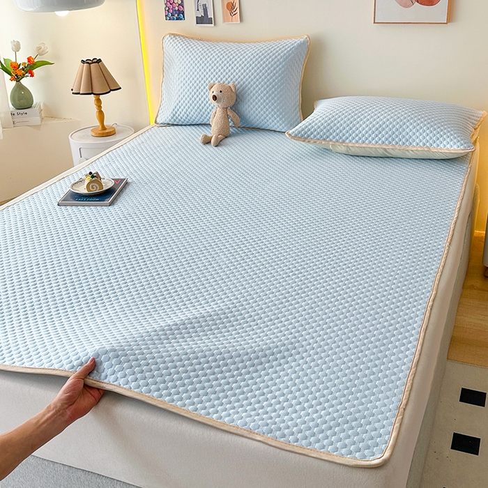 91家纺网 家纺一手货源 找家纺 爱洛家纺 2025春夏新款A类冰丝豆豆凉席席子-床垫款 豆豆·浅天蓝