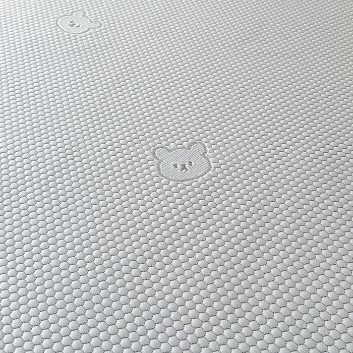 91家纺网 家纺一手货源 找家纺 爱洛家纺 2025春夏新款A类冰丝豆豆凉席席子-床垫款 小熊·浅灰