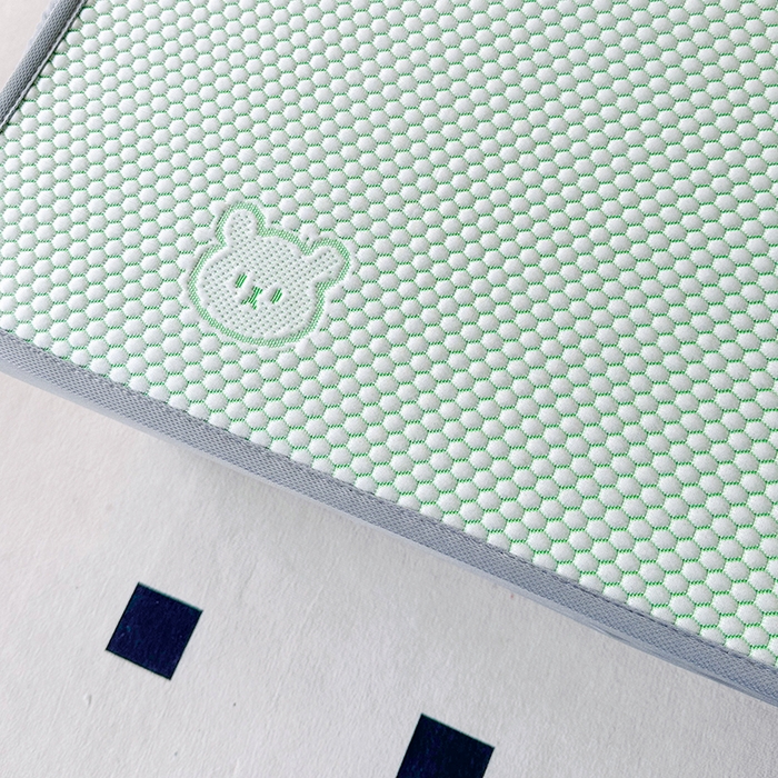 91家纺网 家纺一手货源 找家纺 爱洛家纺 2025春夏新款A类冰丝豆豆凉席席子-床笠款 床笠-水绿小熊