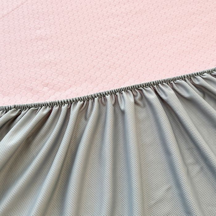 91家纺网 家纺一手货源 找家纺 爱洛家纺 2025春夏新款A类冰丝豆豆凉席席子-床笠款 床笠-粉玉小熊