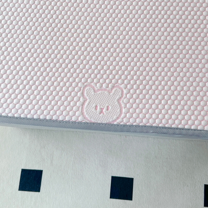 91家纺网 家纺一手货源 找家纺 爱洛家纺 2025春夏新款A类冰丝豆豆凉席席子-床笠款 床笠-粉玉小熊