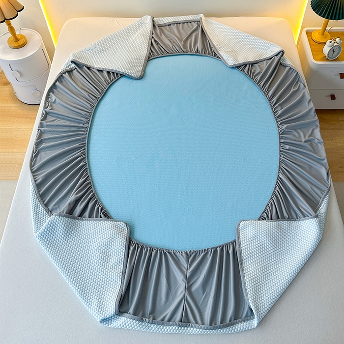 91家纺网 家纺一手货源 找家纺 爱洛家纺 2025春夏新款A类冰丝豆豆凉席席子-床笠款 床笠-浅天蓝小熊