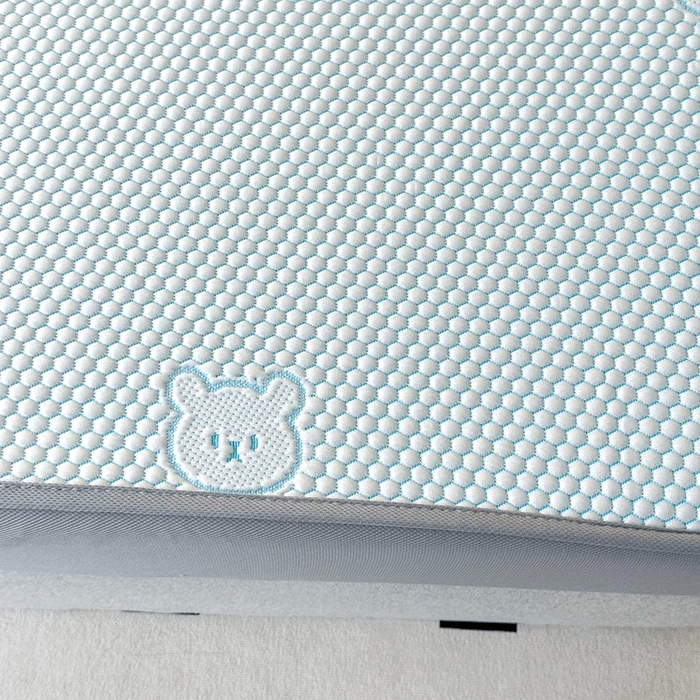 91家纺网 家纺一手货源 找家纺 爱洛家纺 2025春夏新款A类冰丝豆豆凉席席子-床笠款 床笠-浅天蓝小熊