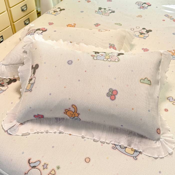 91家纺网 家纺一手货源 找家纺 逸尚阁 2025新款印花冰藤床裙凉席三件套 欢乐世界