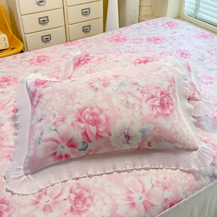 91家纺网 家纺一手货源 找家纺 逸尚阁 2025新款印花冰藤床裙凉席三件套 花团簇簇