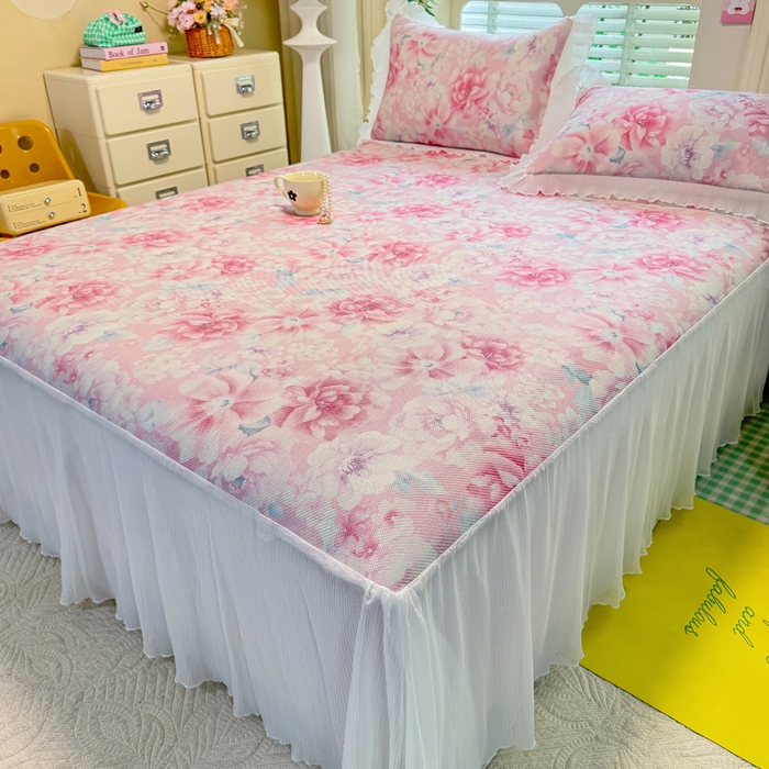 91家纺网 家纺一手货源 找家纺 逸尚阁 2025新款印花冰藤床裙凉席三件套 花团簇簇